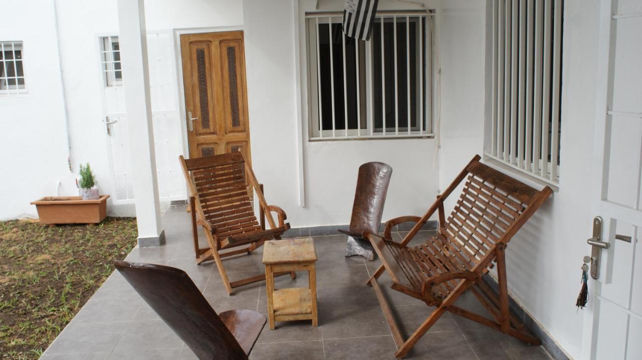 Villa Ty Milyn Dakar Esterno foto